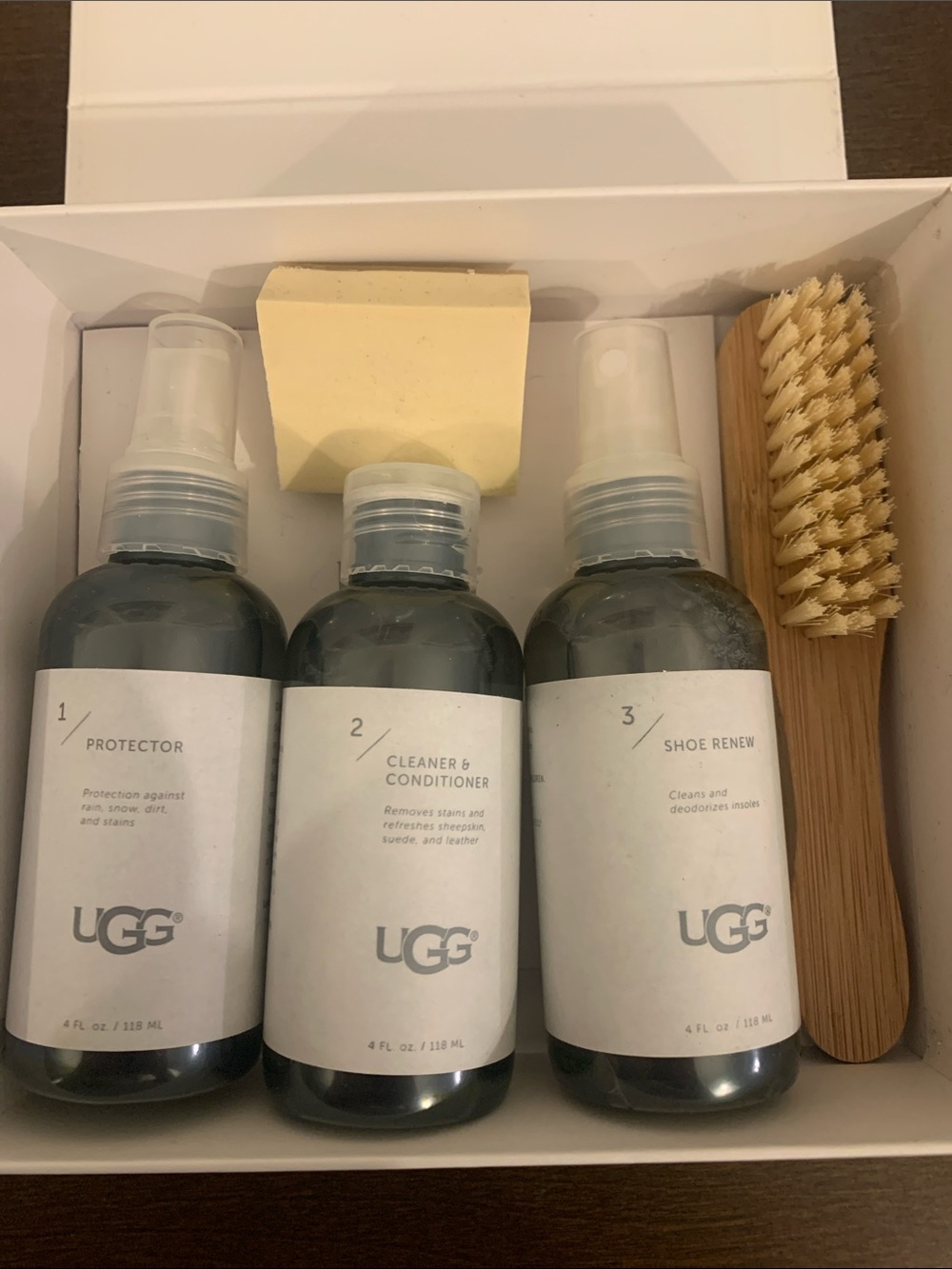 UGG Cleaning Kit - Picture 2 of 4